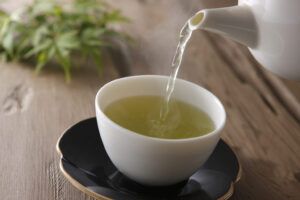Chá verde auxilia no emagrecimento?