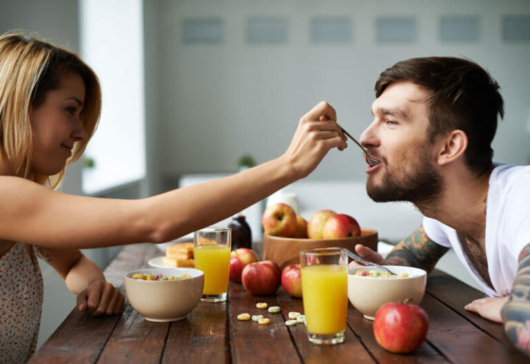 Como tomar um café da manhã saudável? O nutricionista responde!