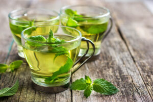 Benefícios do chá verde: saiba como ele pode potencializar o seu treino