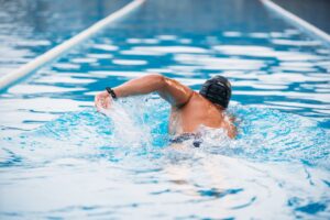 7 benefícios incríveis da natação para a nossa saúde