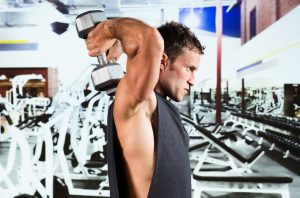 Treino para braços: 7 melhores exercícios de tríceps e bíceps - Minha Vida
